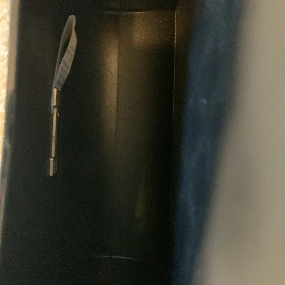 Mini Quilted Crossbody with gold chain - Picture 9 of 16